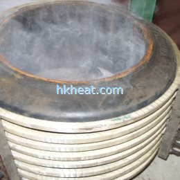 induction heating for detaching metal from tyre